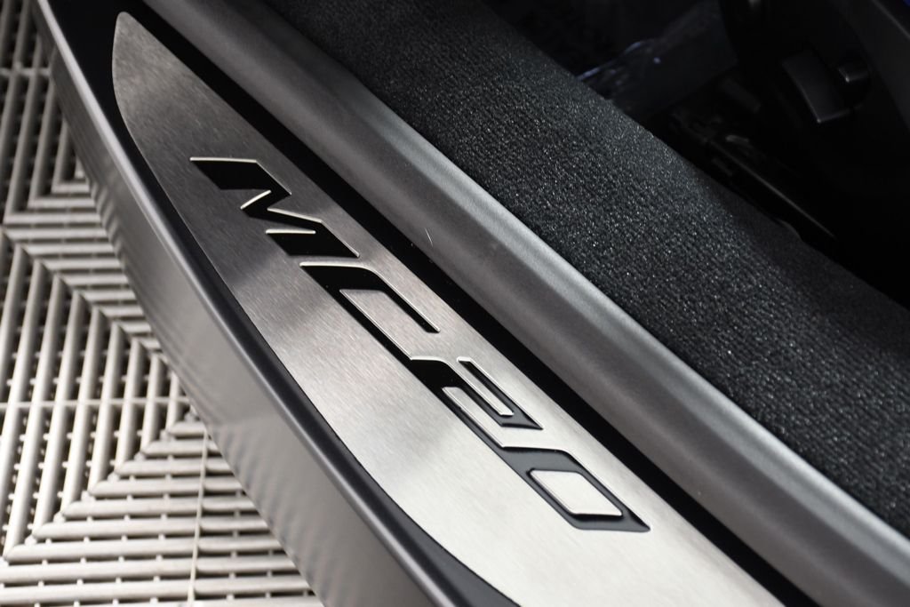 Used 2022 Bianco Audace Maserati Base image 19
