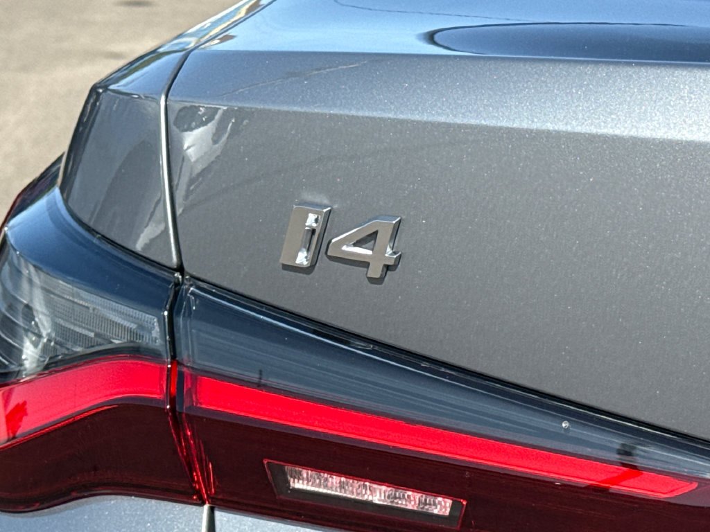 New 2026 Skyscraper Grey Metallic BMW eDrive40 image 10