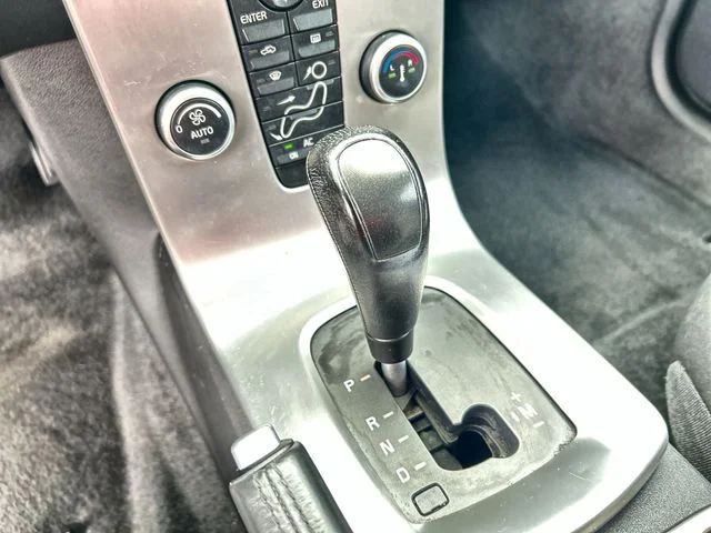 Used 2008 Silver Volvo T5 Version 2.0 image 11