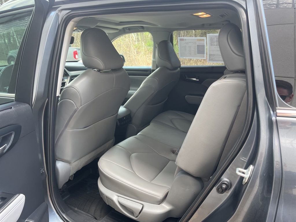 Used 2020 Magnetic Gray Metallic Toyota XLE image 10