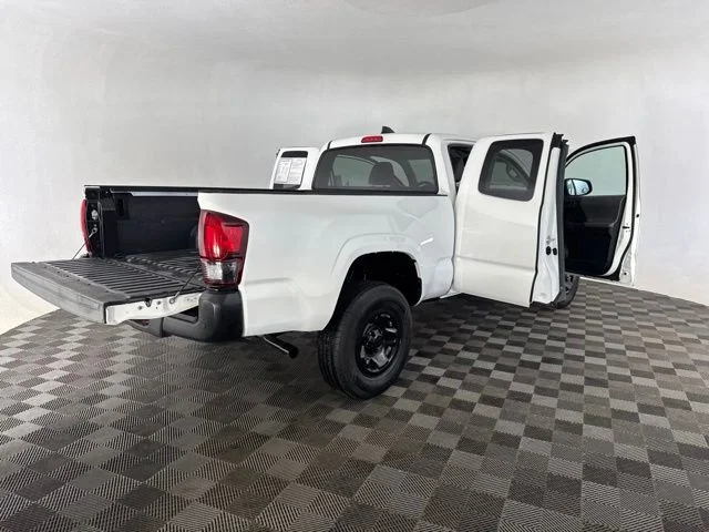 Used 2022 White Toyota SR image 14