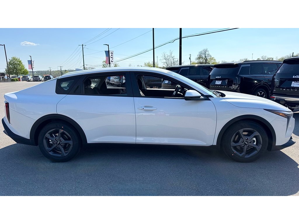New 2026 Snow White Pearl Kia LXS image 3