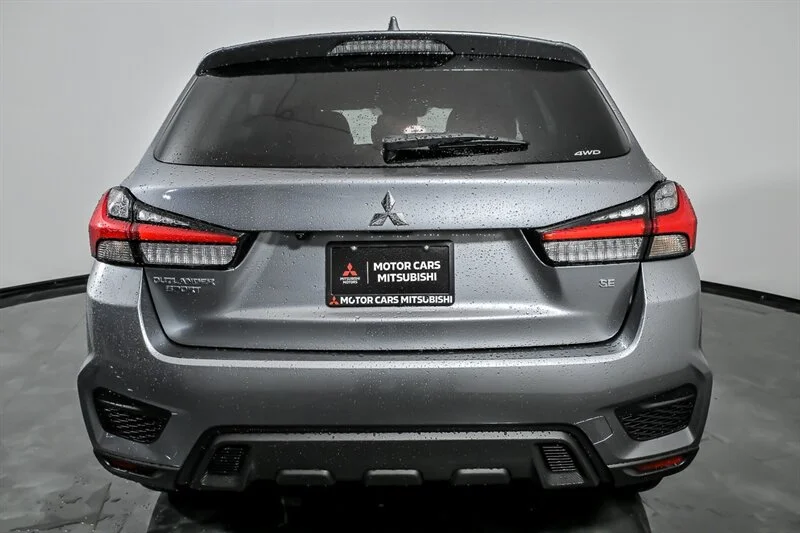 New 2026 Alloy Silver Metallic Mitsubishi SE image 8