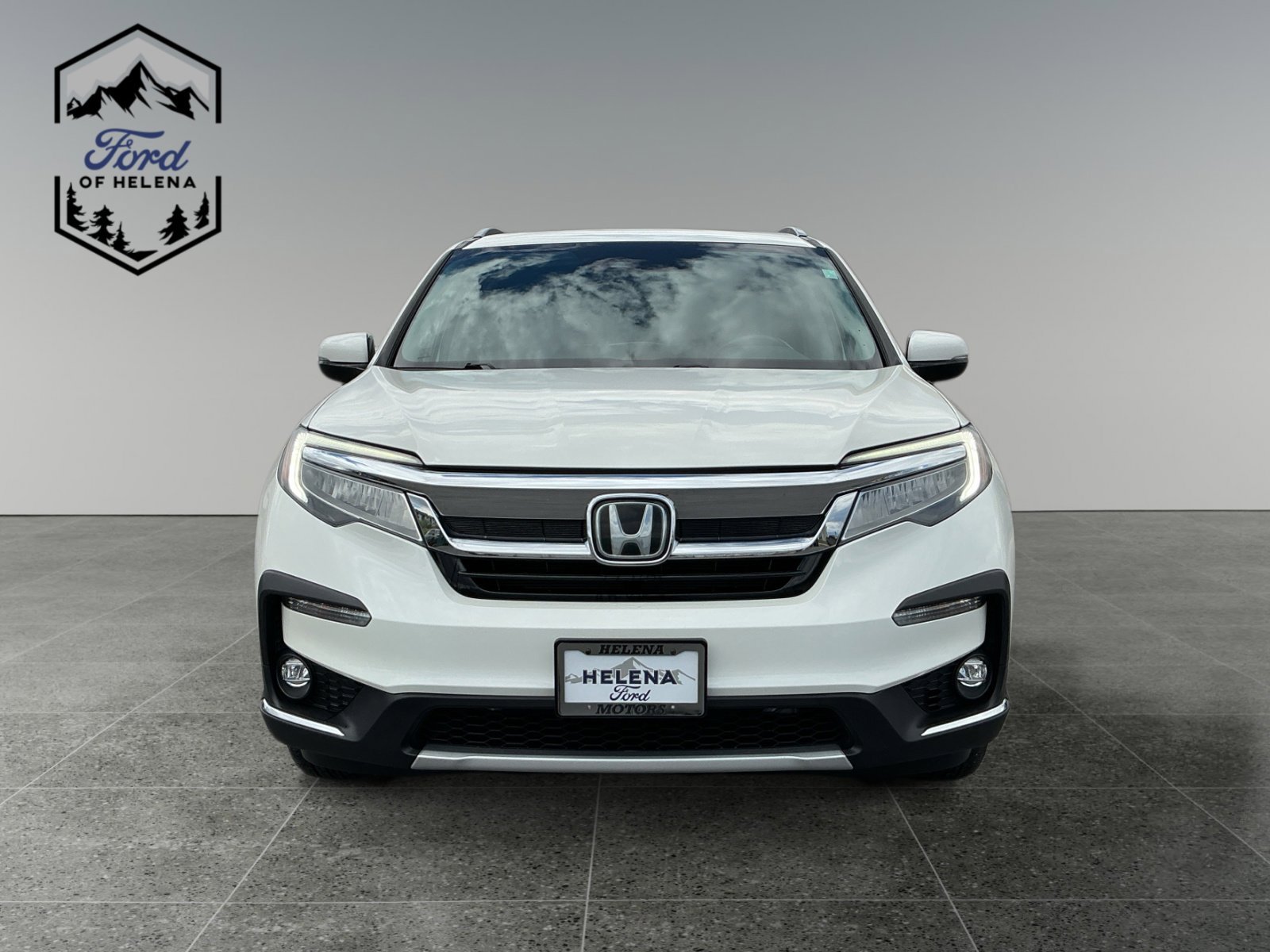 Used 2019 White Honda Touring 8-Passenger image 8