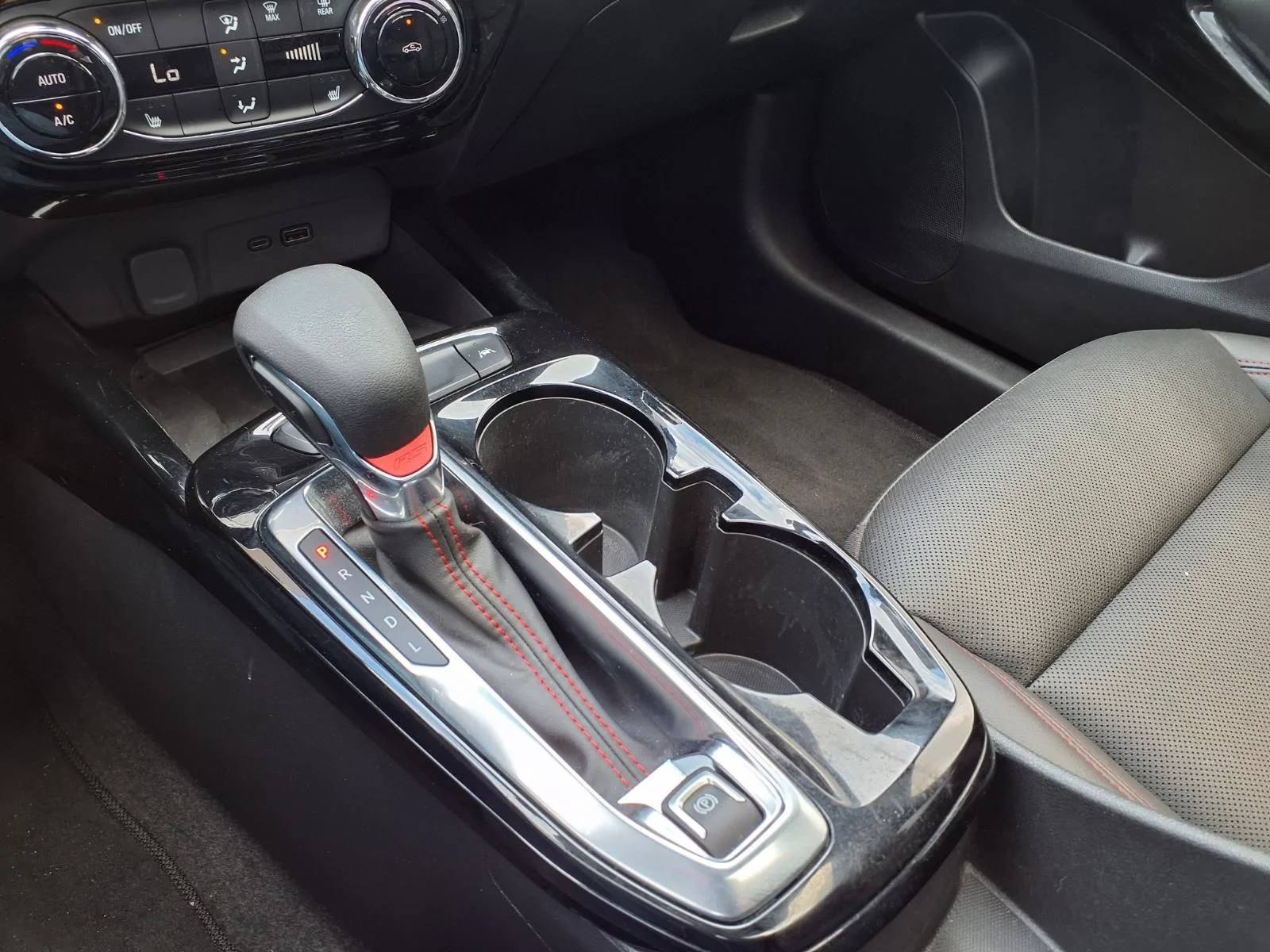 Used 2024 White Chevrolet 2RS image 25