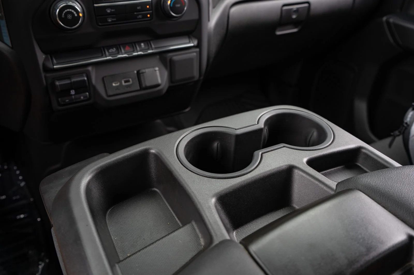 Used 2022 White Chevrolet Custom image 26