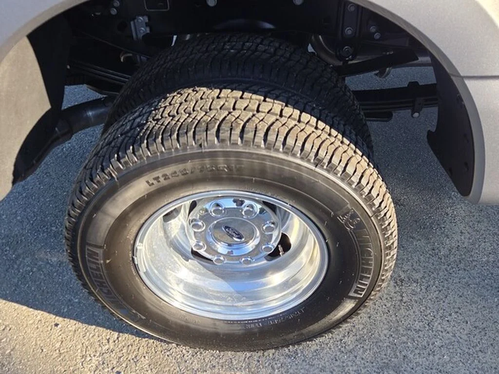 New 2027 Iconic Silver Metallic Ford F-350® Lariat® image 14