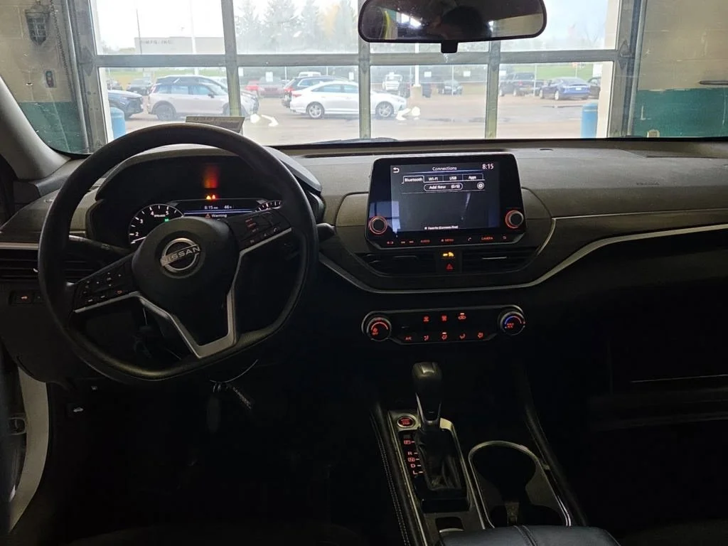 Used 2023 White Nissan 2.5 SV image 10