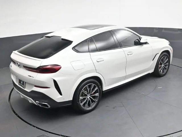 Used 2021 White BMW sDrive40i image 26
