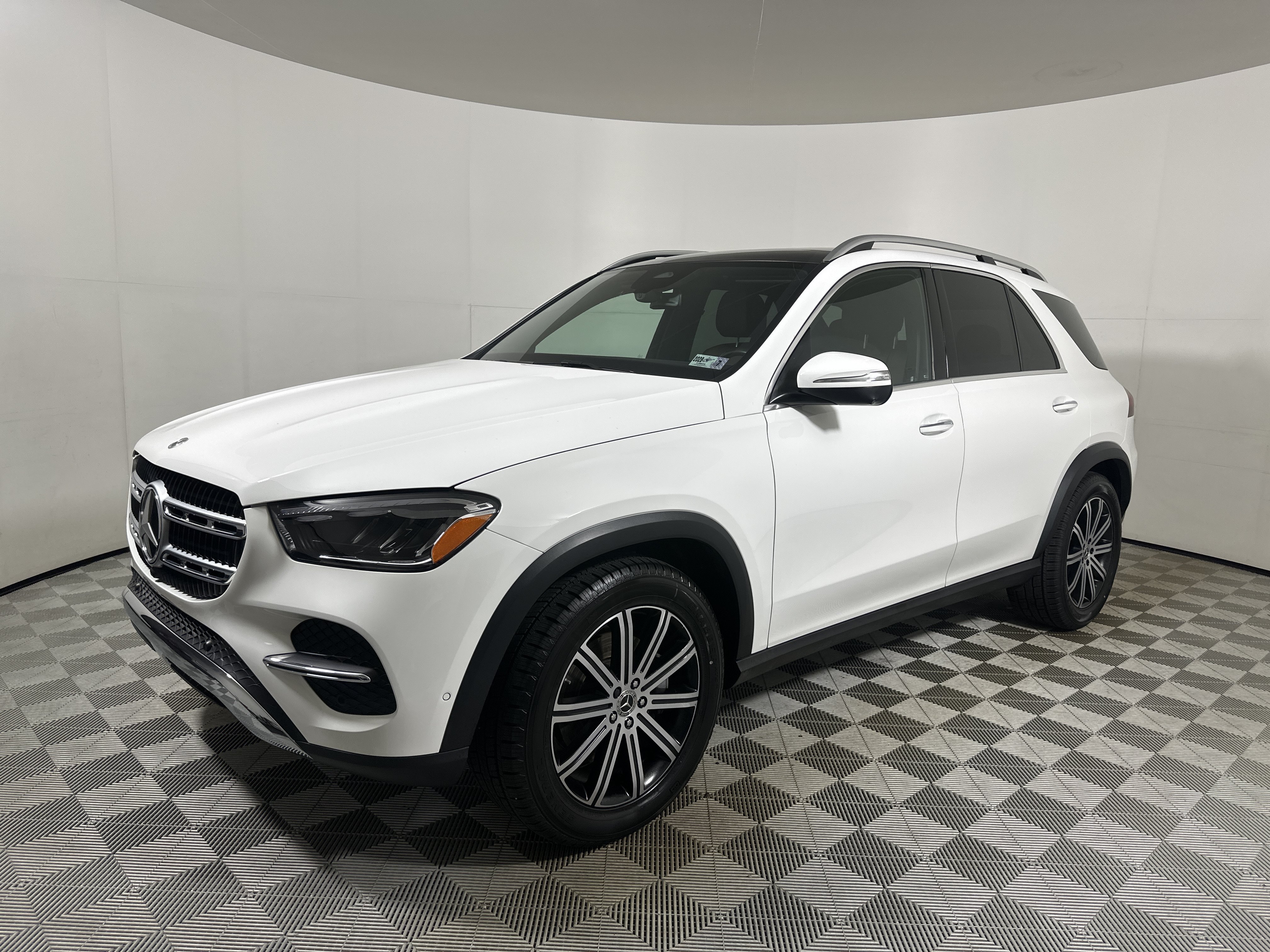 Used 2024 White Mercedes-Benz GLE 350 image 3