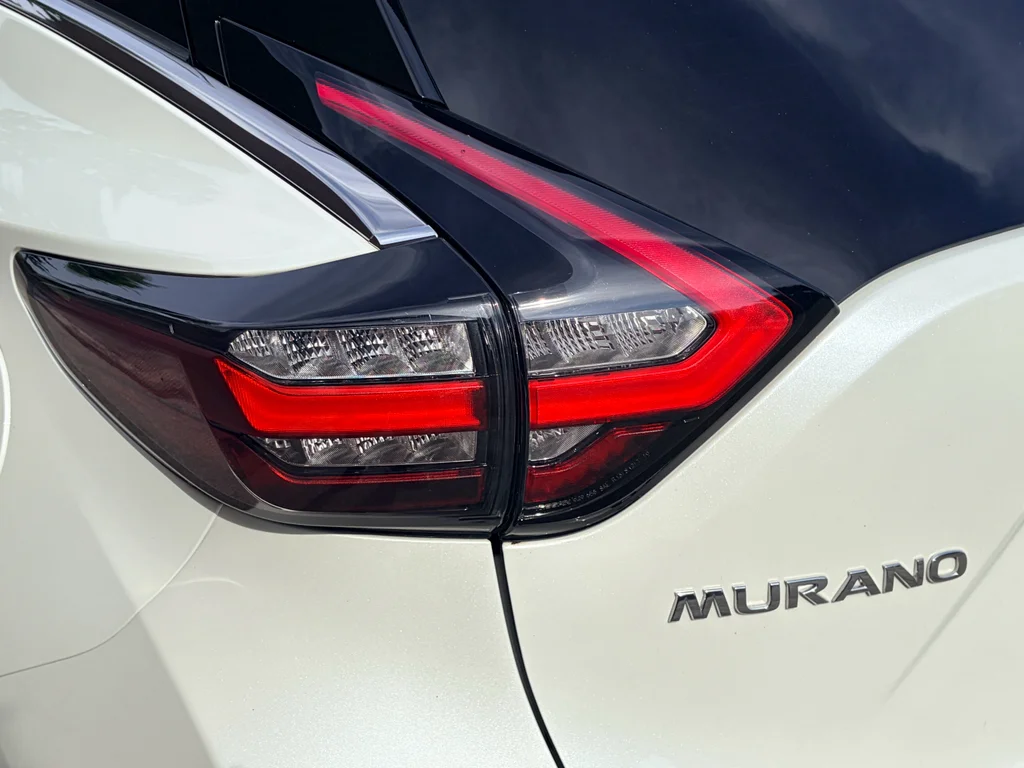 Used 2021 Pearl White Tricoat Nissan Platinum image 35
