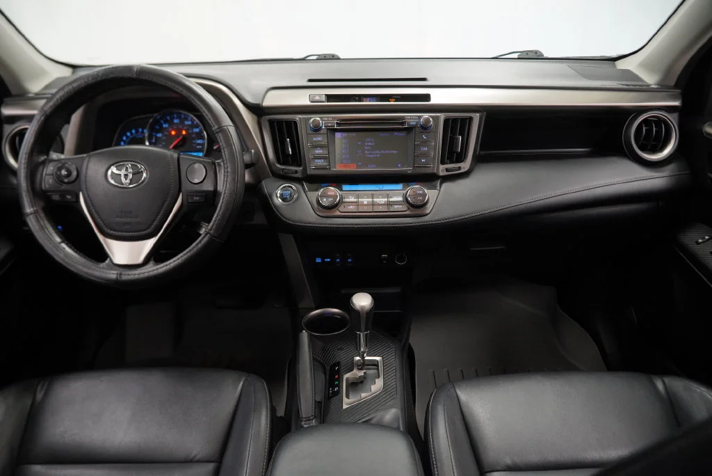 Used 2013 Silver Toyota Limited image 3