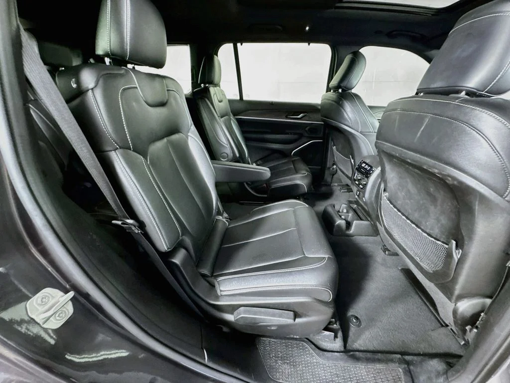 Used 2024 Gray Jeep Limited image 38