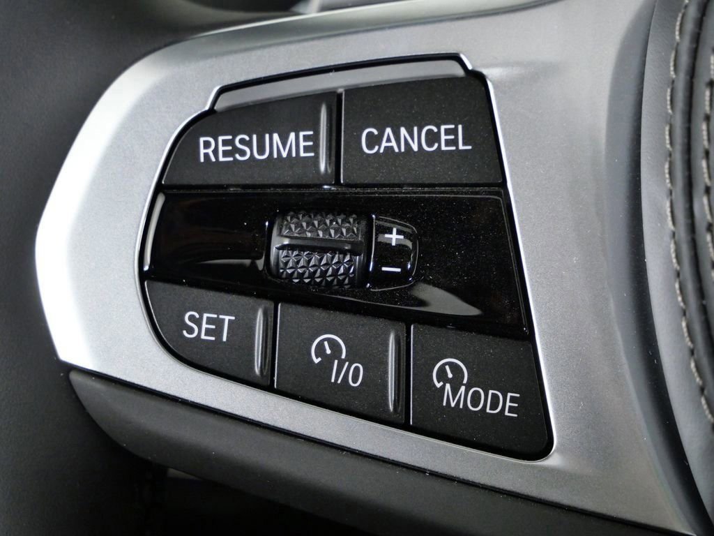 Used 2026 White BMW xDrive40i image 43