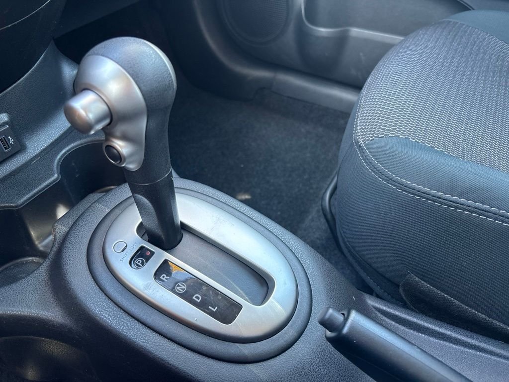 Used 2019 Black Nissan 1.6 SV image 26