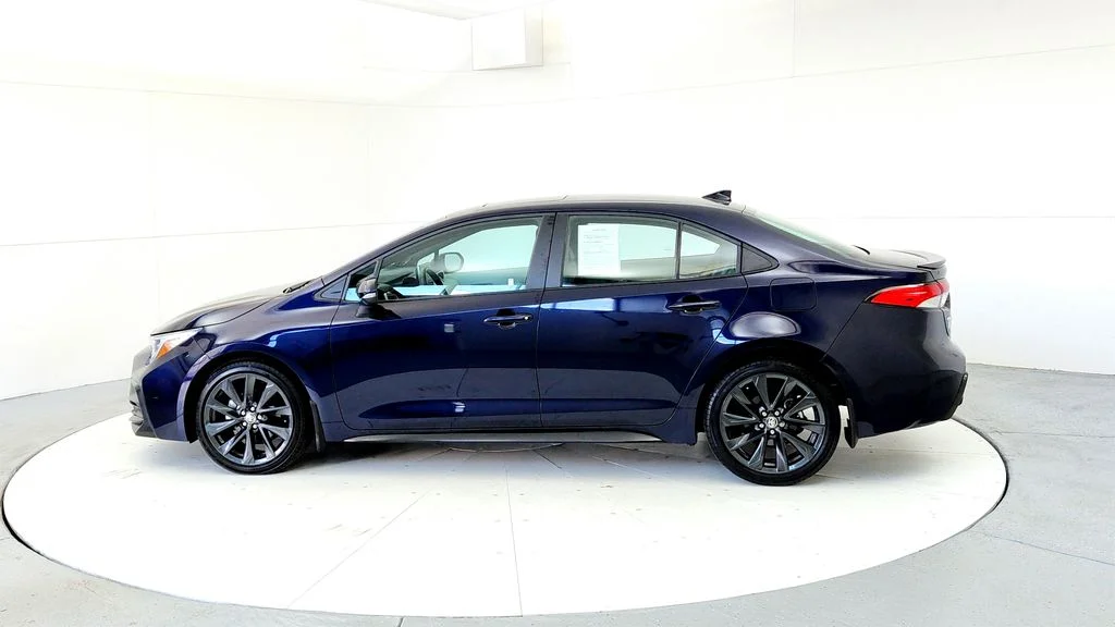 Used 2023  Toyota SE image 4