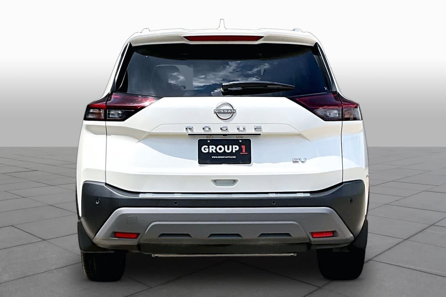 Used 2023 Pearl White Tricoat Nissan SV image 5