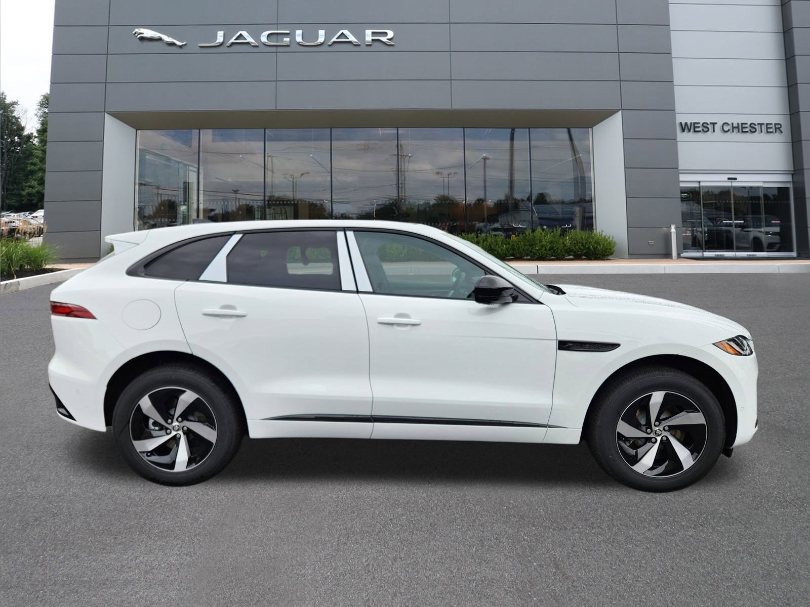 New 2026 Fuji White Jaguar P400 R-Dynamic S image 4