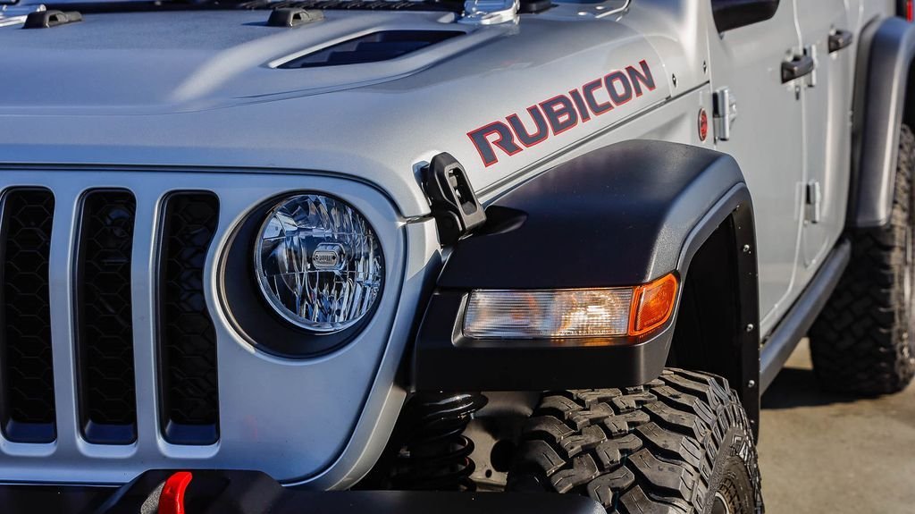 Used 2022 Silver Jeep Rubicon image 5