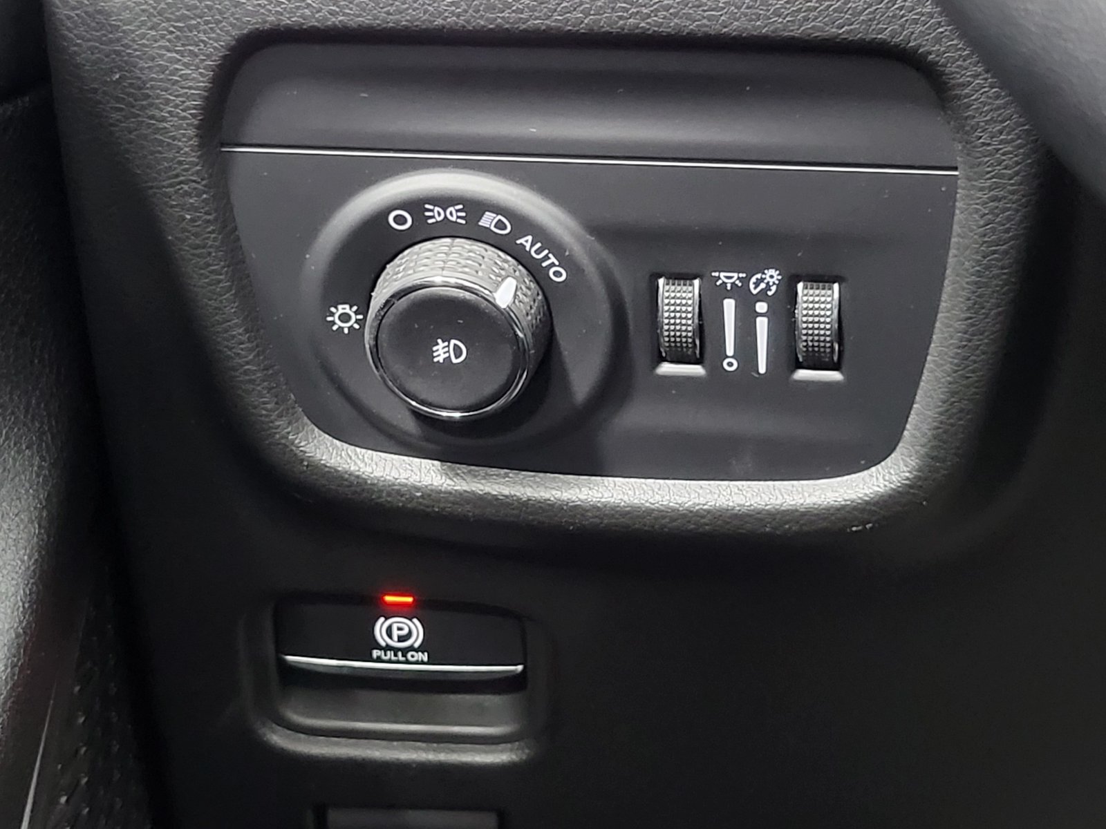 Used 2023 Black Jeep Limited image 15