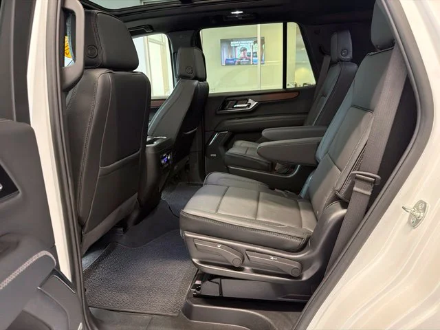 Used 2025 White GMC Denali image 21