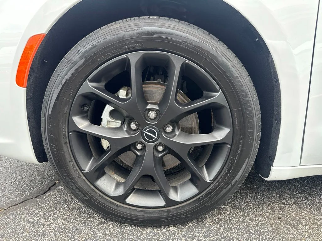 2025 Chrysler Pacifica Limited - Photo 12