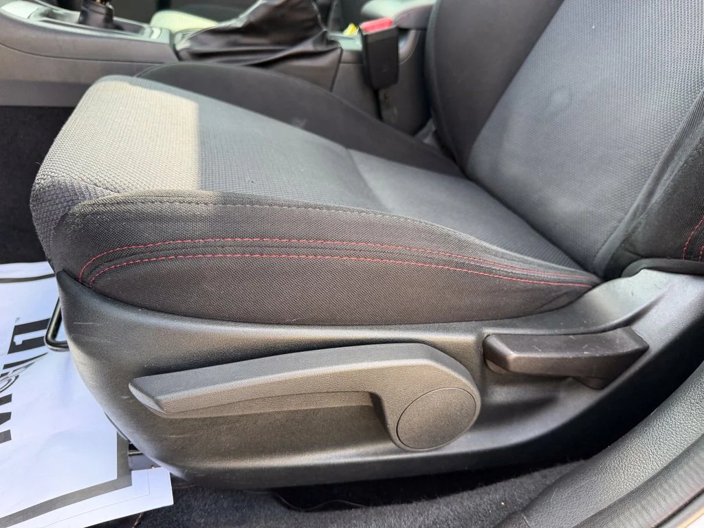 Used 2017 Silver Subaru Premium image 25