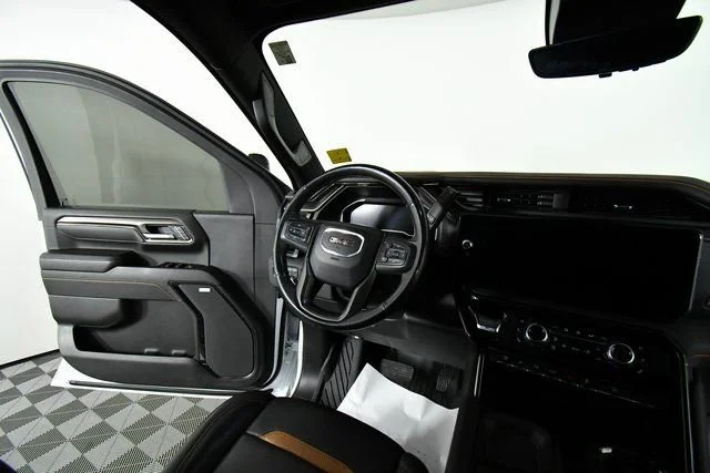 Used 2025 Summit White GMC AT4 image 20