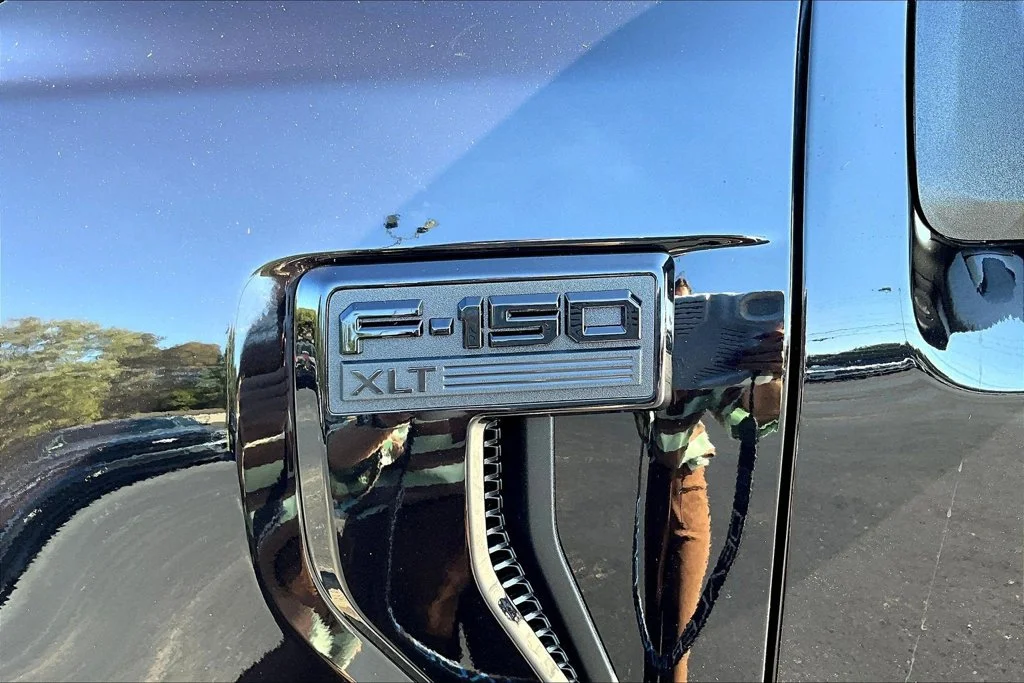 New 2026 Agate Black Metallic Ford XLT image 9