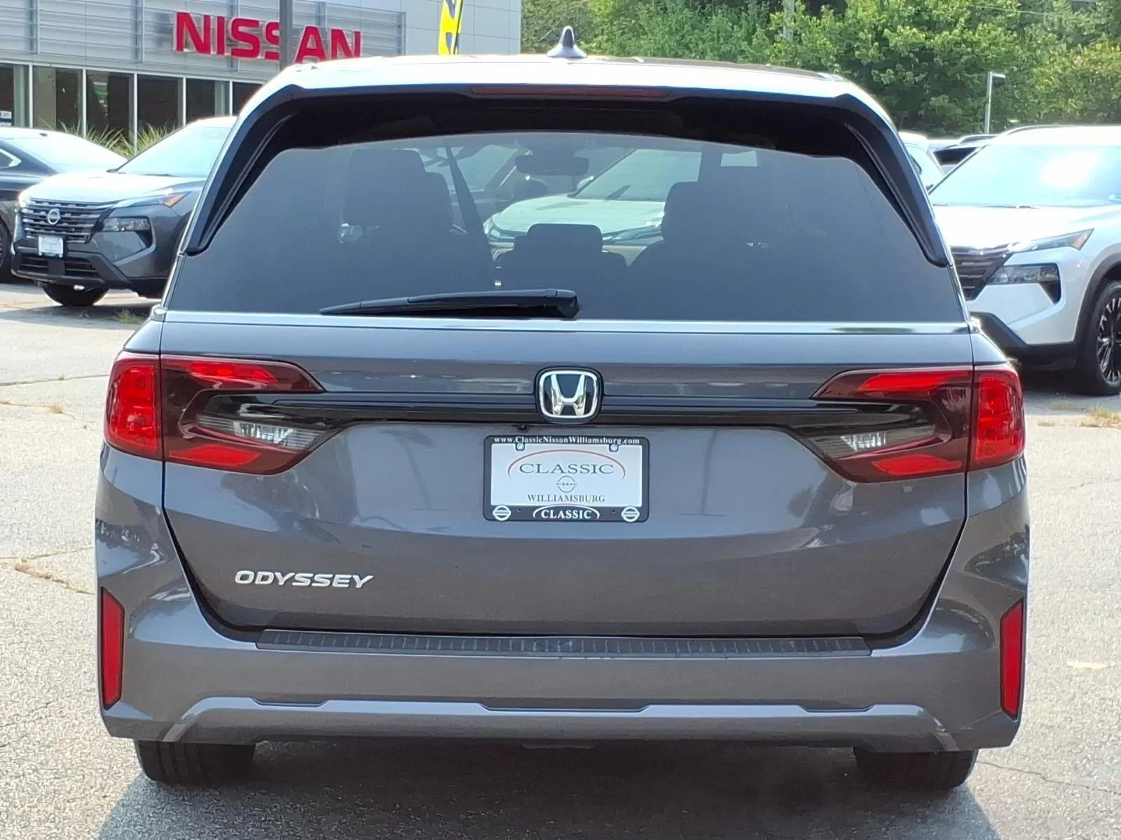 Used 2025 Crystal Black Pearl Honda EX-L image 8