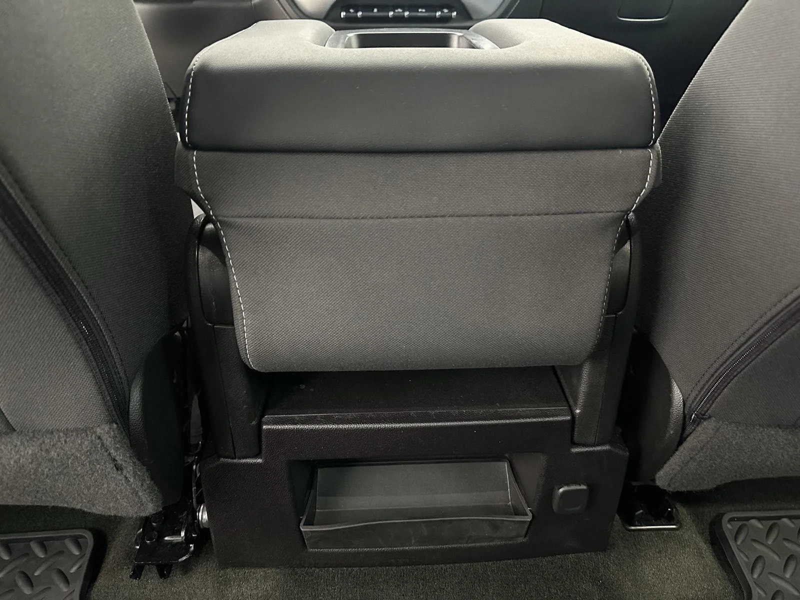 Used 2016 SUMMIT WHITE GMC SLE image 19