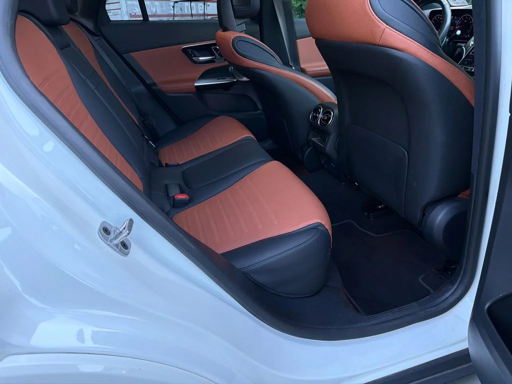 Used 2024  Mercedes-Benz GLC 300 image 15