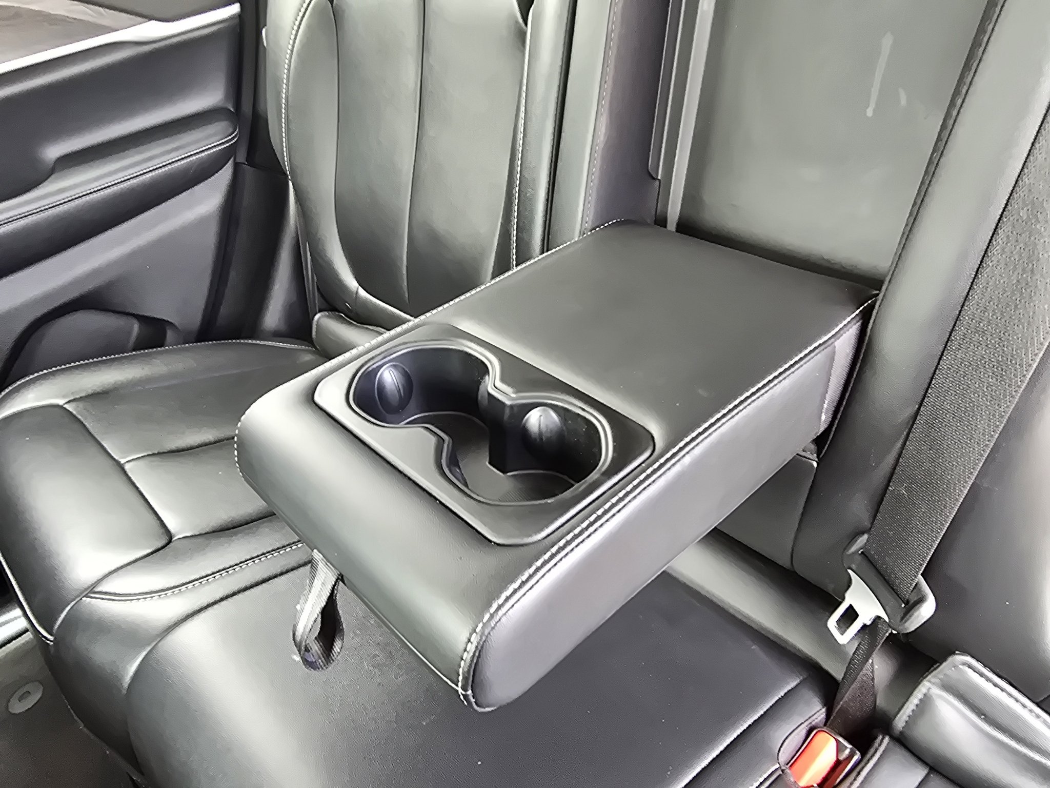 Used 2023 Silver Zynith Jeep 4xe image 30