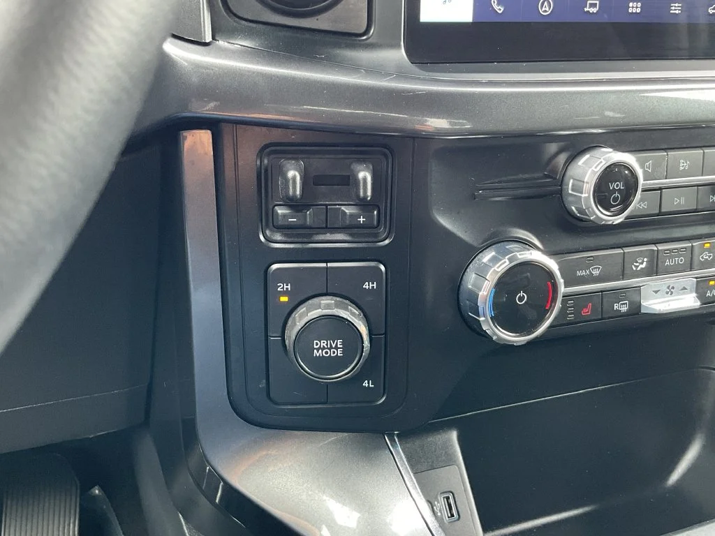 Used 2023 Black Ford XLT image 30