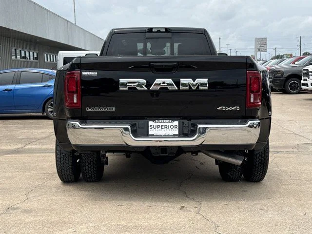 New 2026 Diamond Black Crystal Pearl-Coat Exterior Paint RAM Laramie image 4