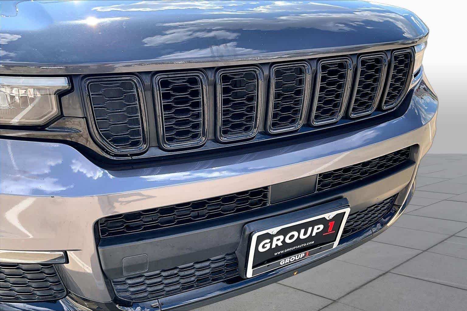 Used 2022 Baltic Gray Metallic Clearcoat Jeep Limited image 30