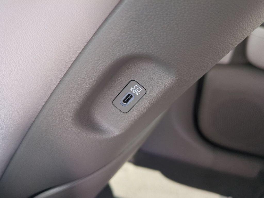 New 2027 Silver Hyundai Blue SEL Premium 7P image 18
