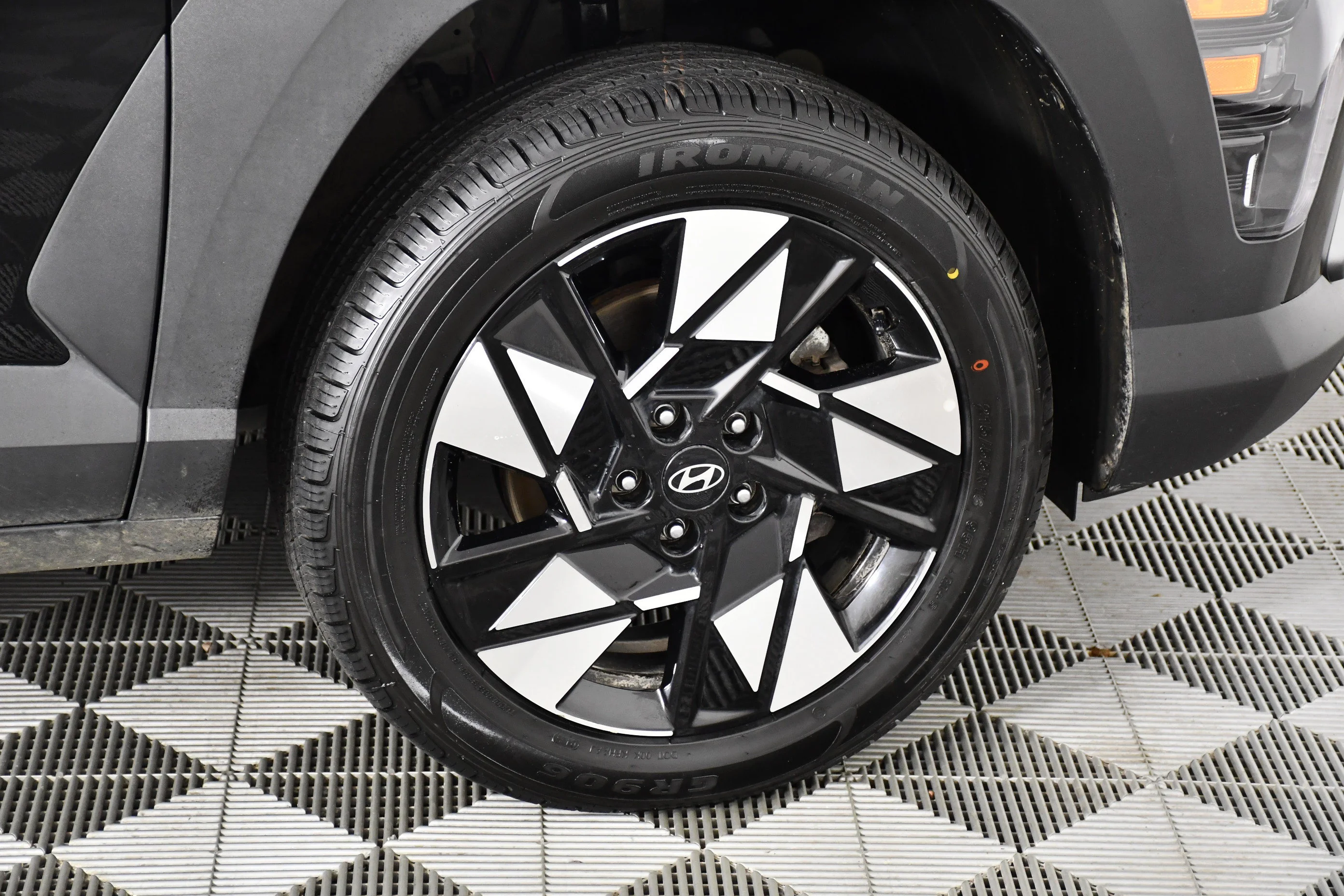 Used 2025 Abyss Black Pearl Hyundai SEL image 51