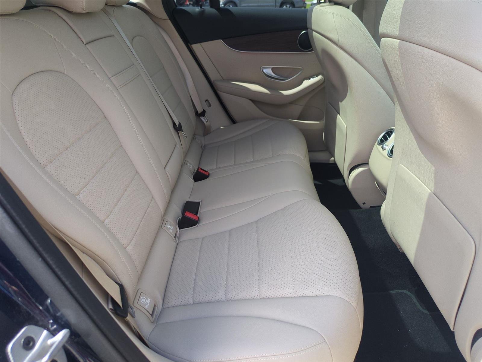 Used 2022 Lunar Blue Metallic Mercedes-Benz GLC 300 image 36