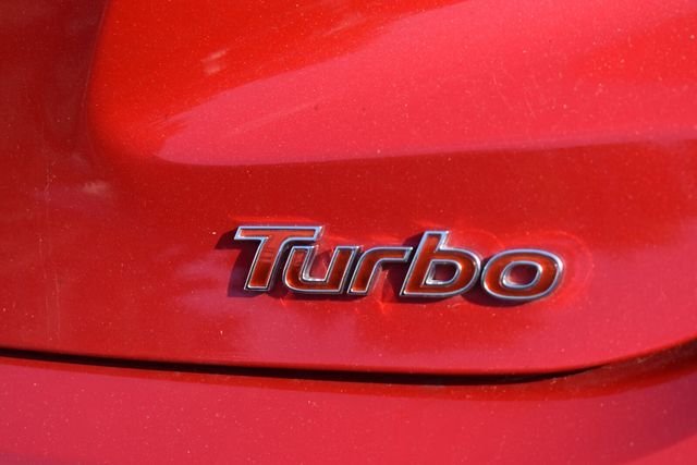 Used 2015 Red Hyundai Turbo image 13