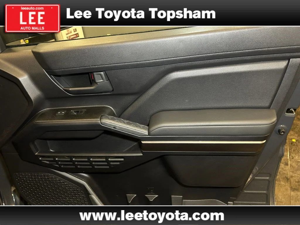 Used 2025 Underground Toyota SR5 image 16