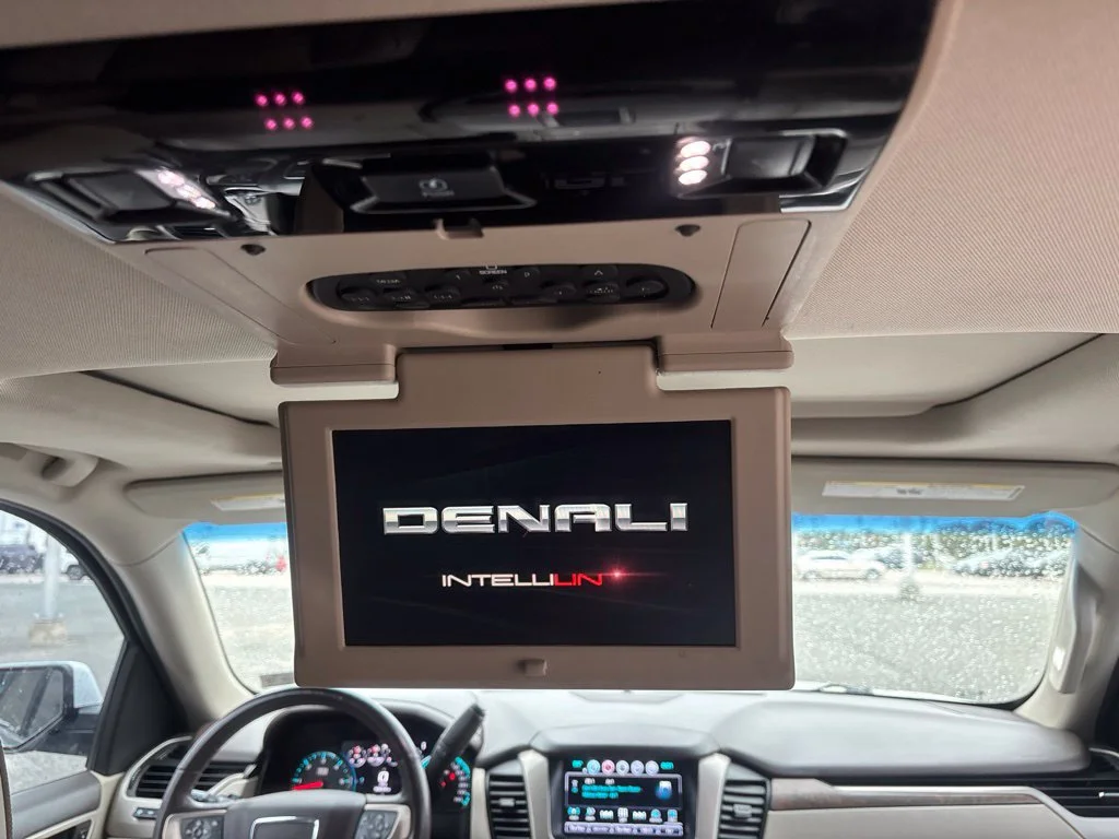 Used 2018 White GMC Denali image 42