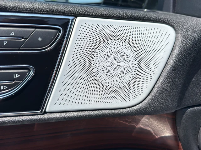 Used 2020 Black Lincoln Reserve image 30