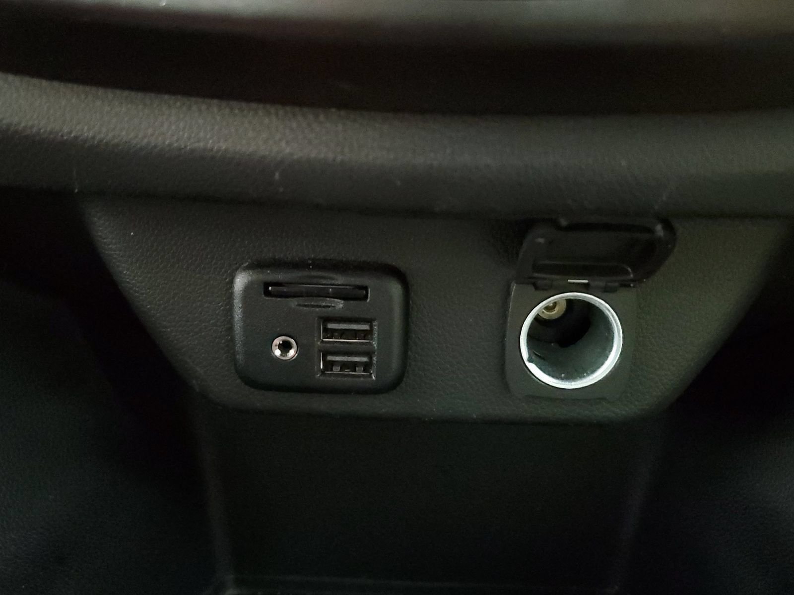 Used 2023 Red Chevrolet Premier image 30