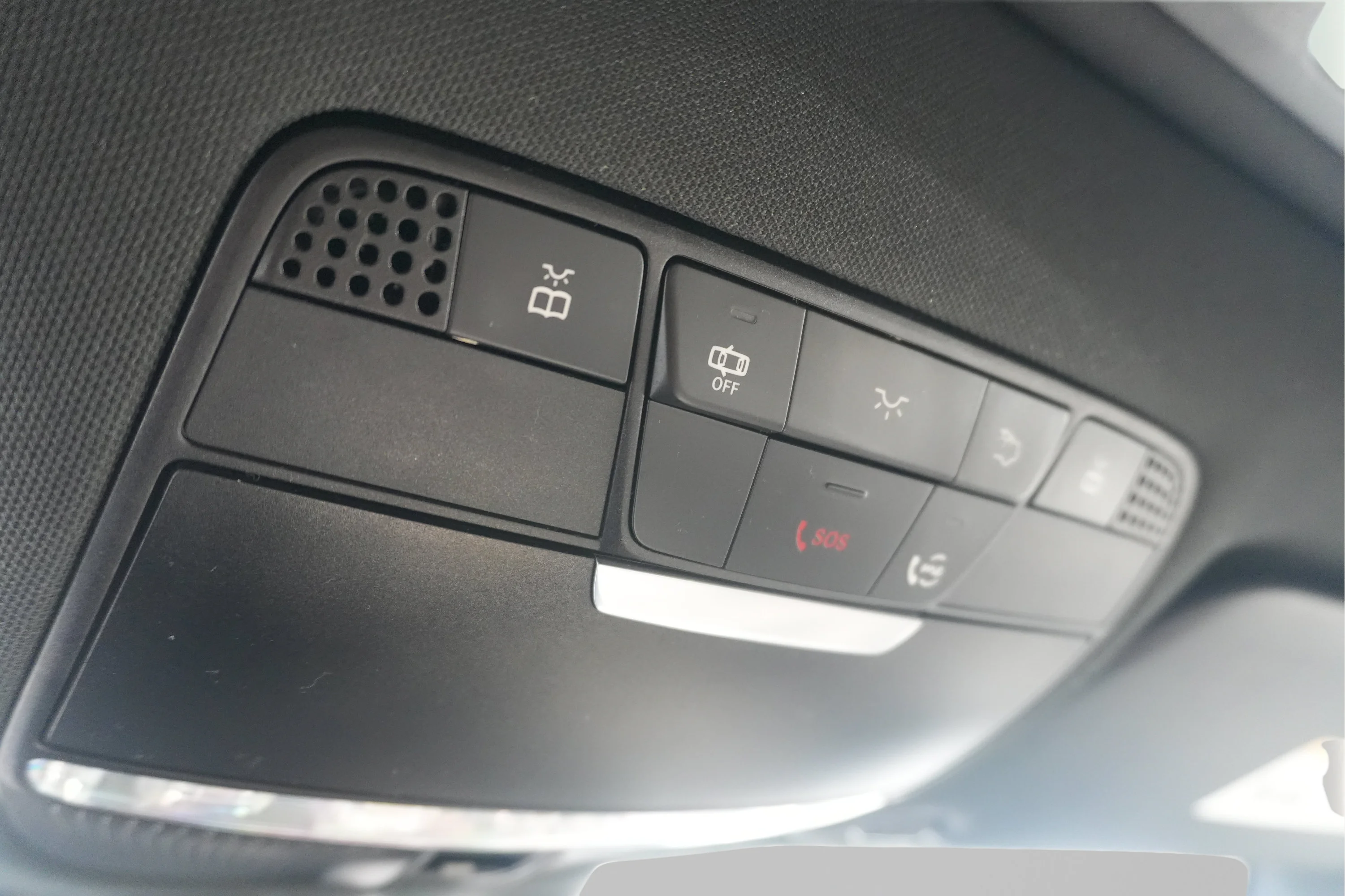 Used 2021 Lunar Blue Metallic Mercedes-Benz GLC 300 image 44