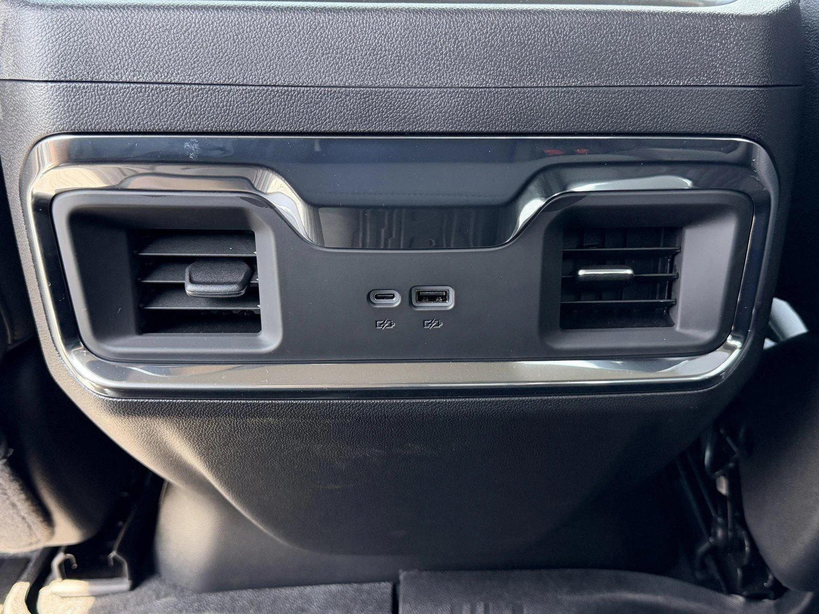 New 2026 Sterling Metallic GMC Elevation image 15