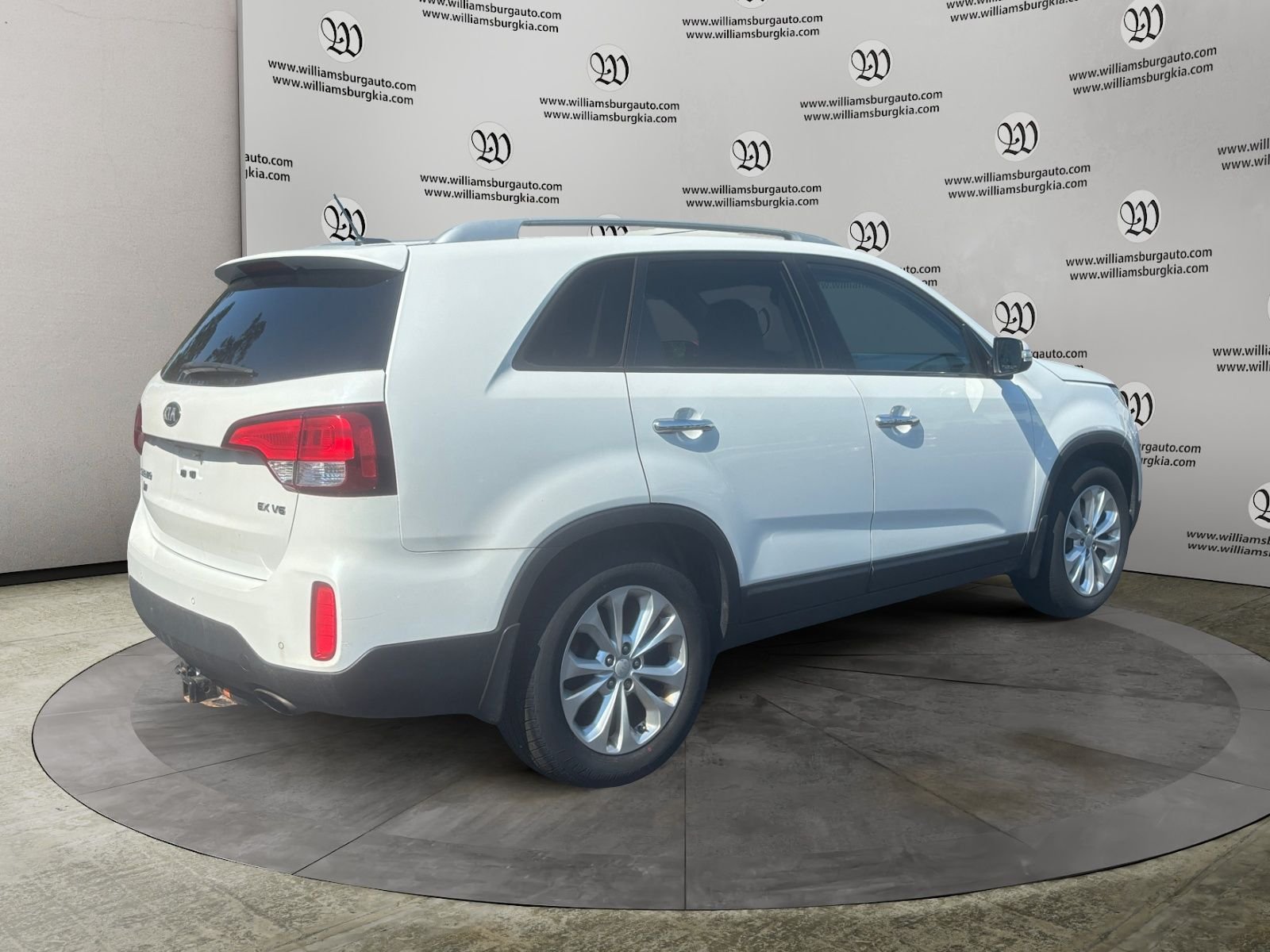 Used 2015 White Kia EX image 5