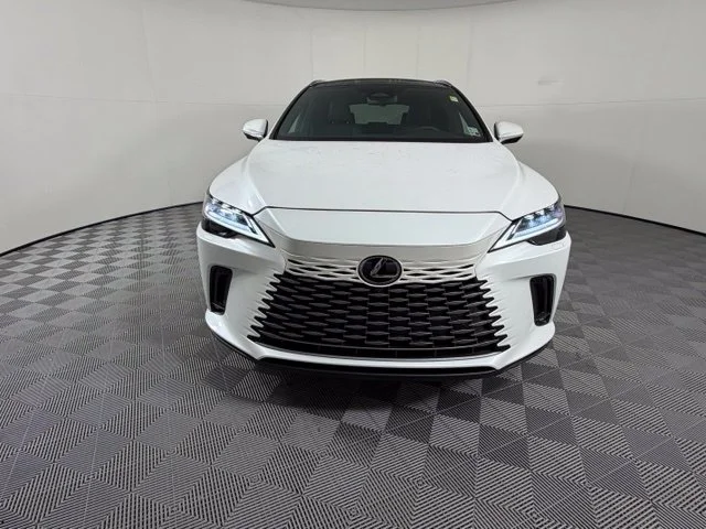 Used 2025 White Lexus 350h Luxury image 2