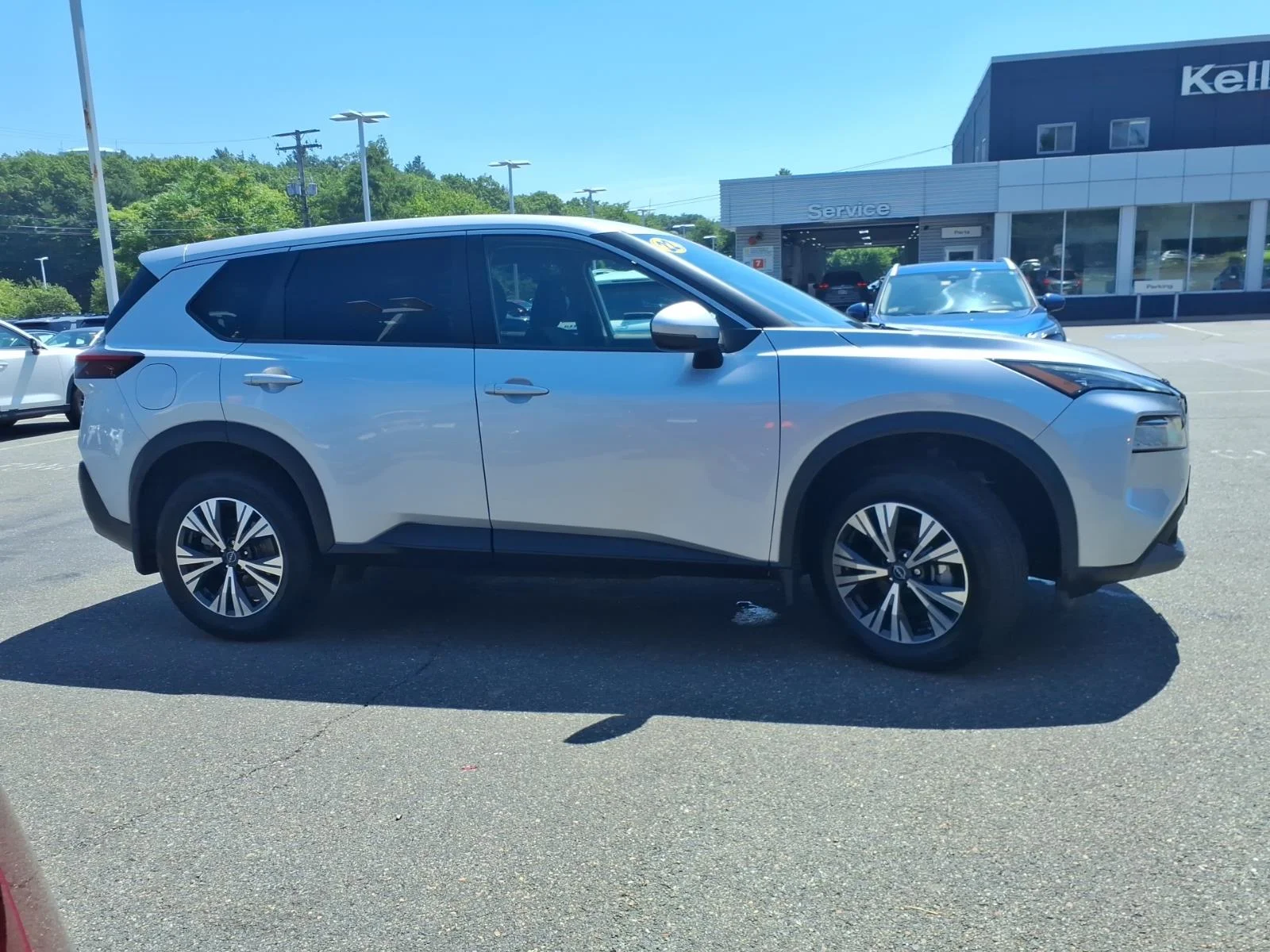 Certified Used 2022 Brilliant Silver Metallic Nissan SV image 4