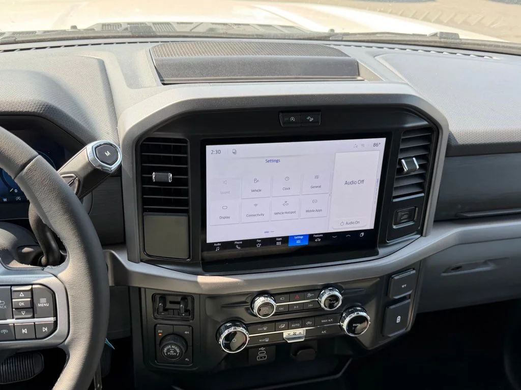 New 2026 Oxford White Ford XLT image 21